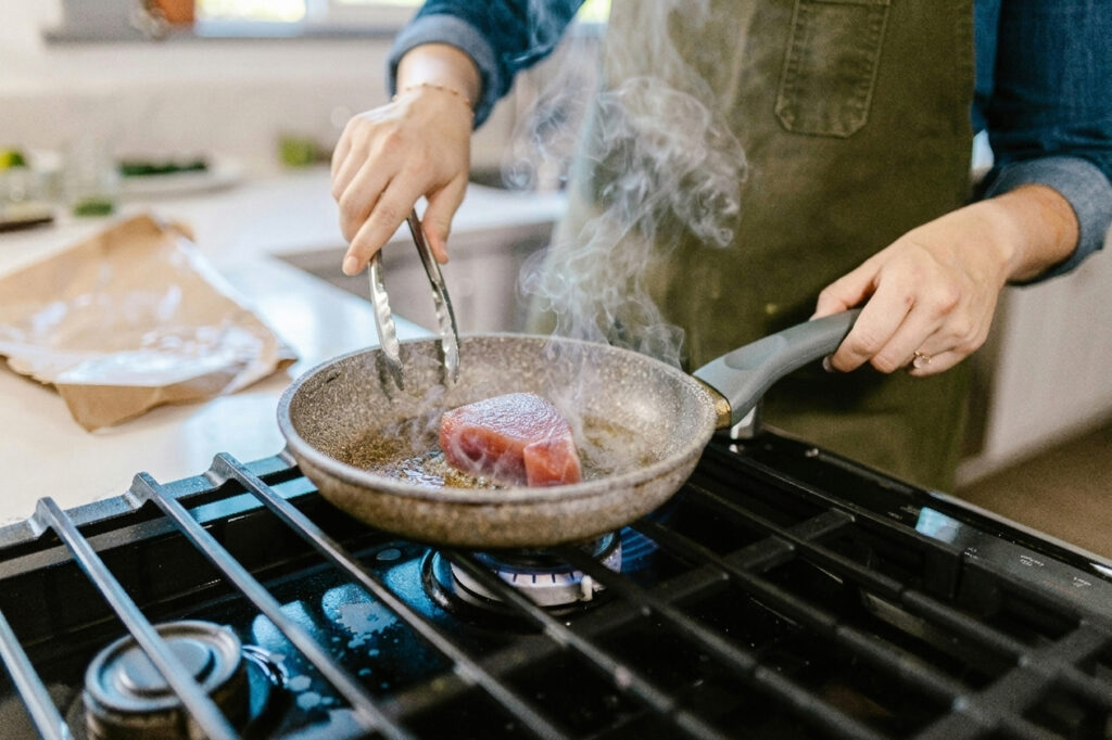 IQAir-HealthPro150-Cooking-Smoke